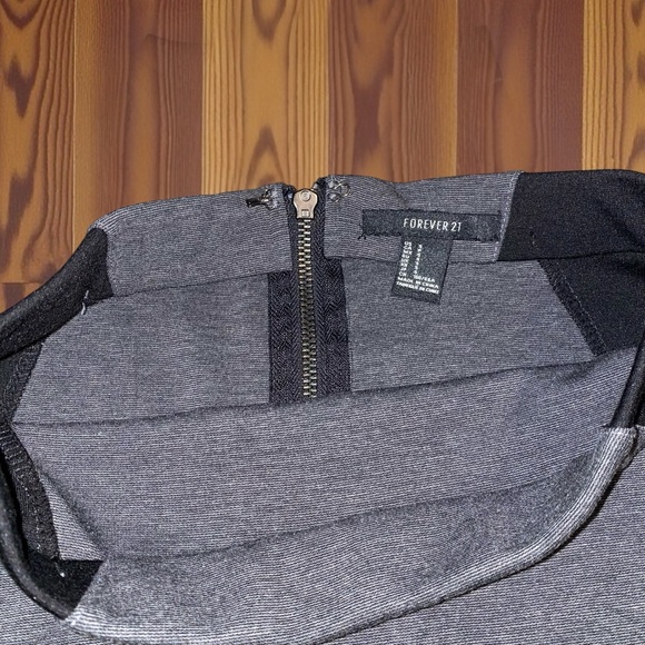 Forever 21 Grey and Black Colourblock Mini Pencil Skirt - Picture 2 of 7